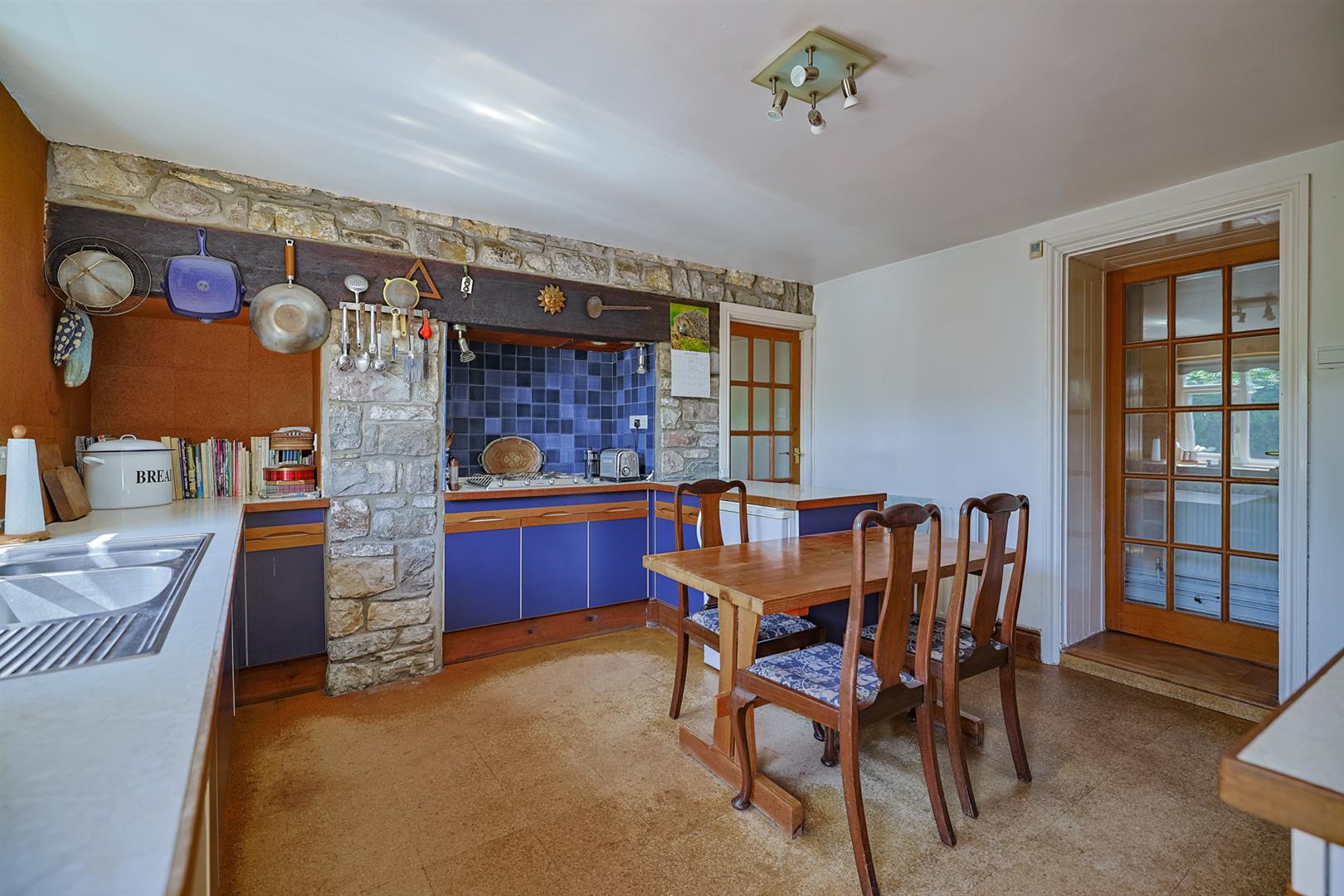 Avondale House, Llys Tawel, Ystradgynlais, Swansea, SA9 1BL